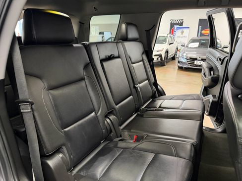 Used 2018 Chevrolet Tahoe LT w/ Luxury Package RWD image 21