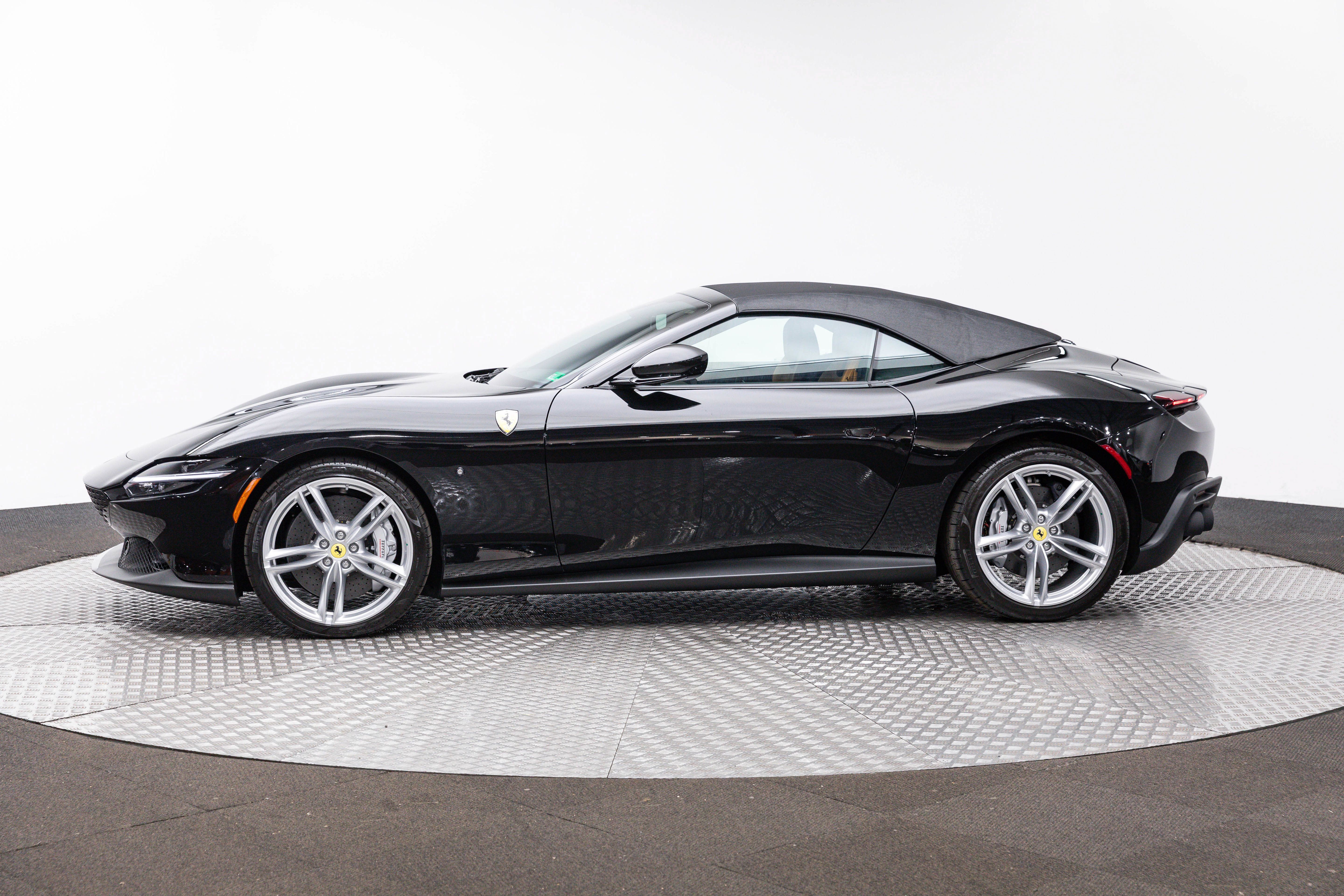 Certified 2026 Ferrari Roma Spider RWD image 63