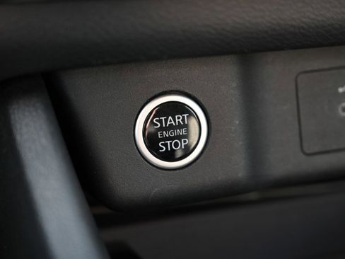 Used 2023 Nissan Rogue SV image 23