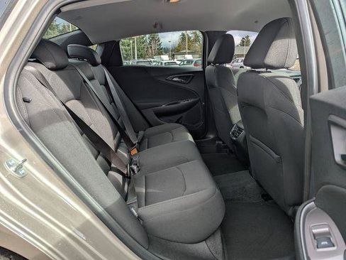 Used 2025 Chevrolet Malibu LT FWD image 32