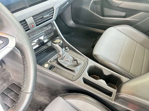 Used 2025 Volkswagen Jetta SE image 45