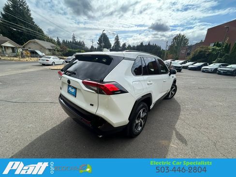 Used 2024 Toyota RAV4 SE AWD/4WD image 8