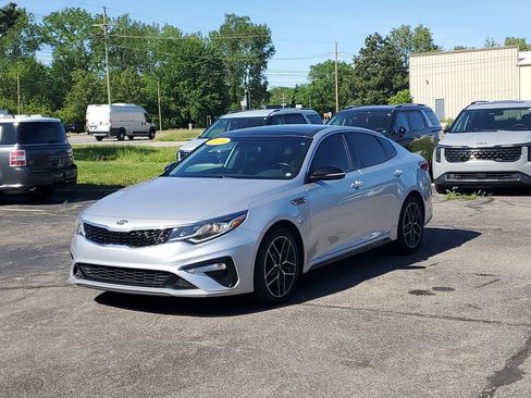 Used 2020 Kia Optima SE FWD image 2