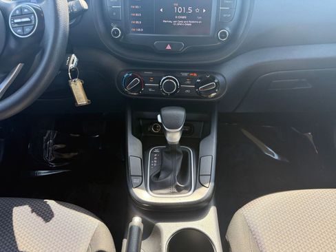 Used 2023 Kia Soul LX w/ Option Group 015 FWD image 39