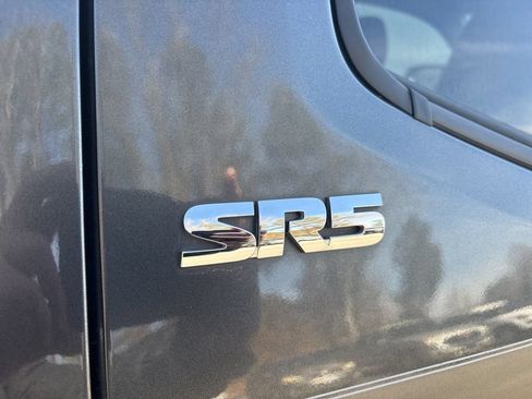 Used 2019 Toyota Tacoma SR5 RWD image 28