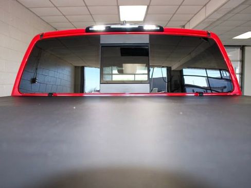 Used 2024 Nissan Titan SV w/ SV Convenience Package image 7