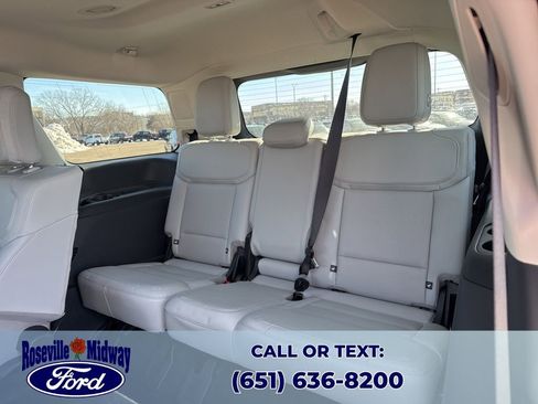 Used 2025 Ford Expedition Platinum image 38