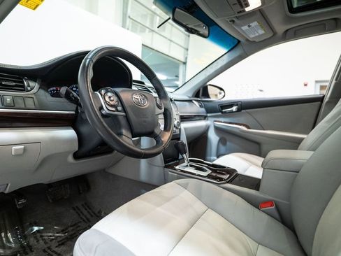 Used 2012 Toyota Camry XLE image 12