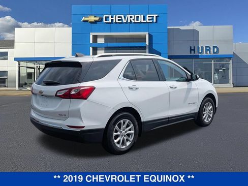 Used 2019 Chevrolet Equinox LT w/ Sun & Navigation Package AWD/4WD image 4
