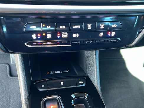 Certified 2023 Chevrolet Bolt EUV LT w/ Convenience Package image 21