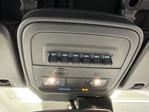 Used 2023 Ford Bronco Wildtrak image 15