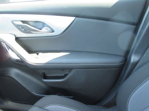 New 2026 Chevrolet Blazer LT w/ Convenience Package FWD image 31