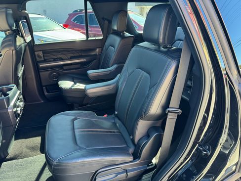 Used 2022 Ford Expedition Platinum image 15