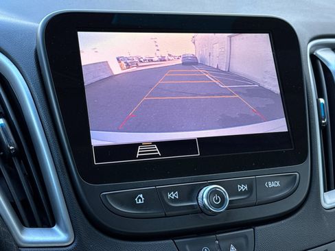 Used 2022 Chevrolet Malibu LT image 21