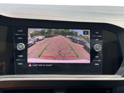 Used 2022 Volkswagen Jetta SEL FWD image 2