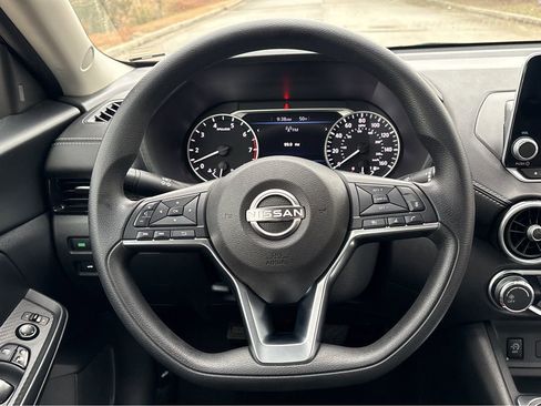 Used 2022 Nissan Sentra SV FWD image 10