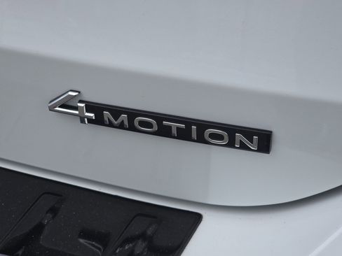 New 2026 Volkswagen Taos SEL AWD/4WD image 11