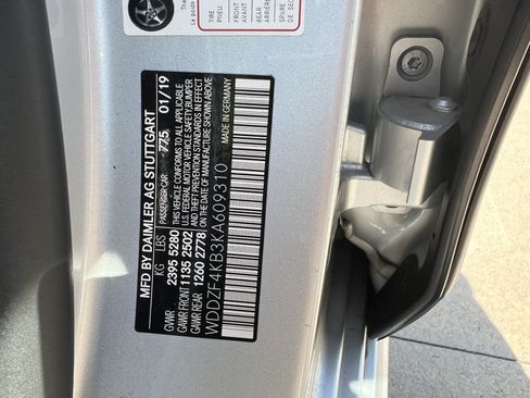 Used 2019 Mercedes-Benz E 300 4MATIC image 37