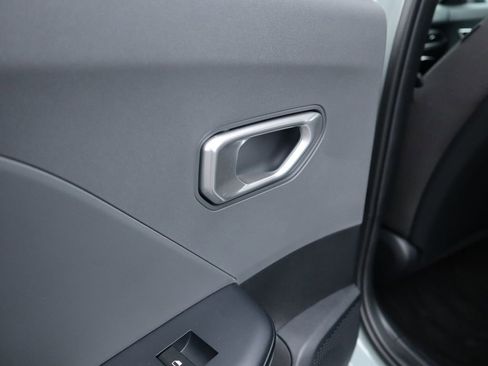 New 2025 Kia K4 LXS image 13