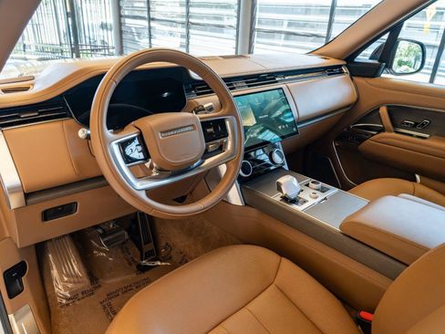 Used 2022 Land Rover Range Rover SV AWD/4WD image 9