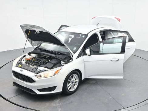 Used 2016 Ford Focus SE image 43