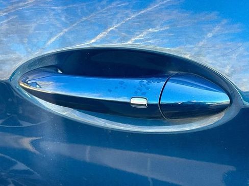 Used 2021 Chevrolet TrailBlazer LT w/ Convenience Package image 11