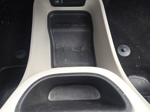 Used 2023 Chrysler Pacifica Touring-L FWD image 40
