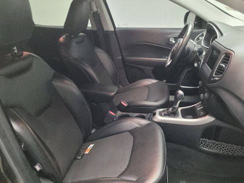 Used 2018 Jeep Compass Latitude w/ Popular Equipment Group FWD image 21