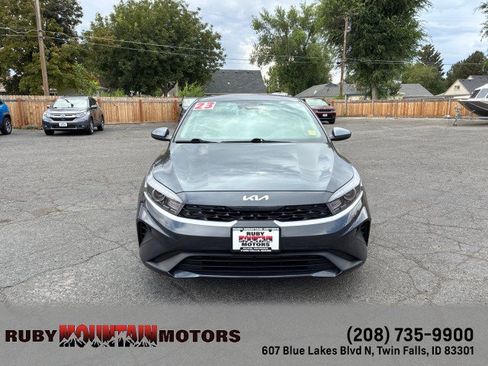 Used 2023 Kia Forte LX FWD image 2