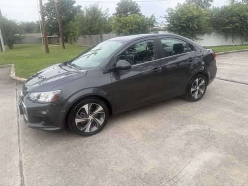 Used 2019 Chevrolet Sonic Premier FWD image 3