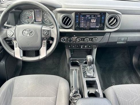 Used 2019 Toyota Tacoma TRD Sport image 13