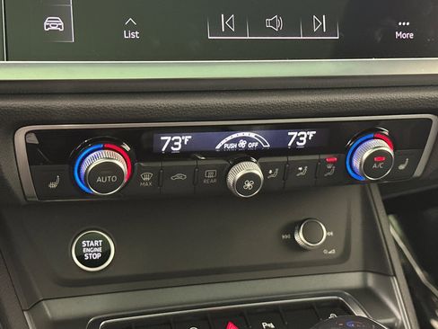 Used 2025 Audi Q3 2.0T Premium image 19