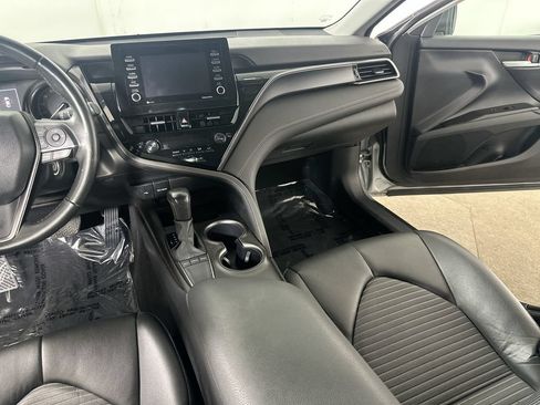 Used 2023 Toyota Camry SE FWD image 19