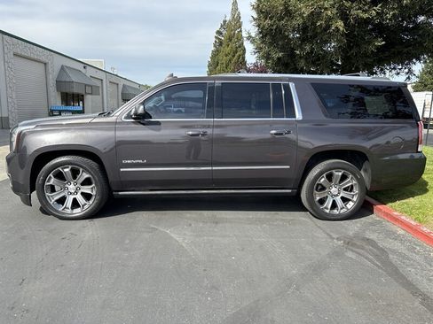 Used 2015 GMC Yukon XL Denali w/ Premium Package AWD/4WD image 6