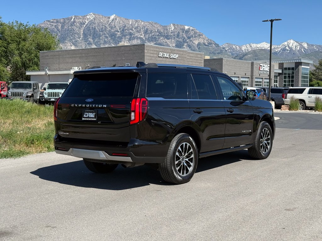 Used 2025 Ford Expedition Platinum AWD/4WD image 9