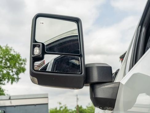 Used 2025 GMC Sierra 2500 Denali w/ Denali Reserve Package AWD/4WD image 11