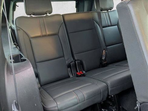 Used 2025 Chevrolet Suburban RST RWD image 21