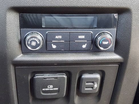 Used 2018 Chevrolet Traverse Premier AWD/4WD image 30