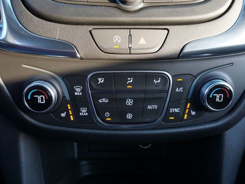 Used 2024 Chevrolet Equinox LT w/ LPO, Floor Liner Package FWD image 15