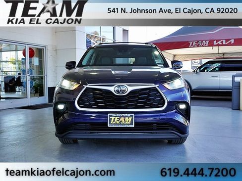 Used 2021 Toyota Highlander XLE image 4