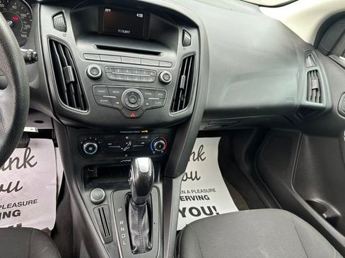 Used 2016 Ford Focus SE image 16