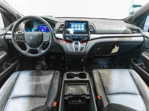 Used 2024 Honda Odyssey Sport image 13