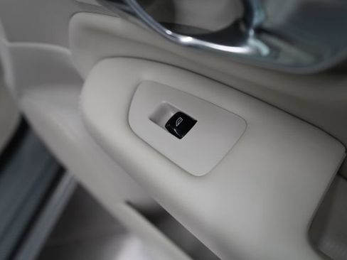 Used 2025 Volvo XC90 B6 Ultra w/ Lounge Package AWD/4WD image 65