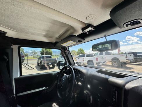 Used 2015 Jeep Wrangler Unlimited Sport w/ Quick Order Package 24S AWD/4WD image 25