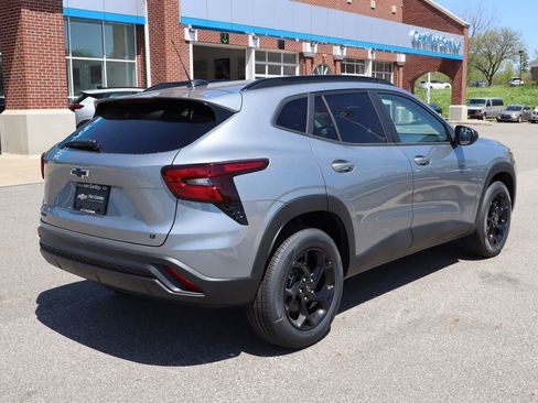 New 2026 Chevrolet Trax LT w/ Sunroof Package FWD image 34