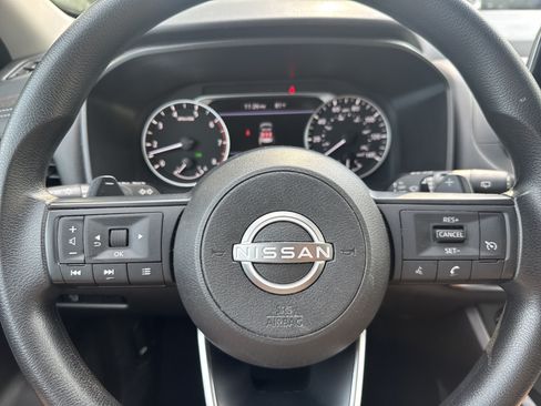Used 2024 Nissan Rogue S FWD image 10