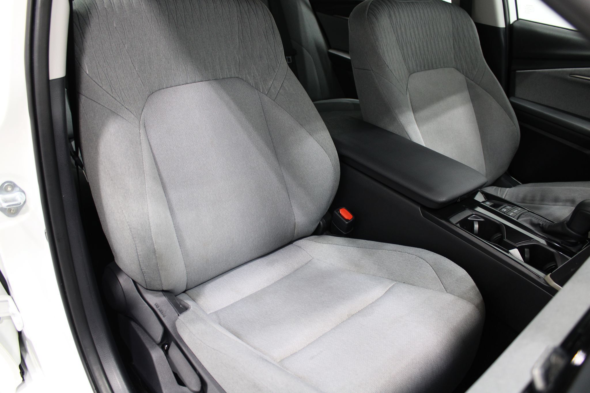 Used 2025 Toyota Camry LE FWD image 27