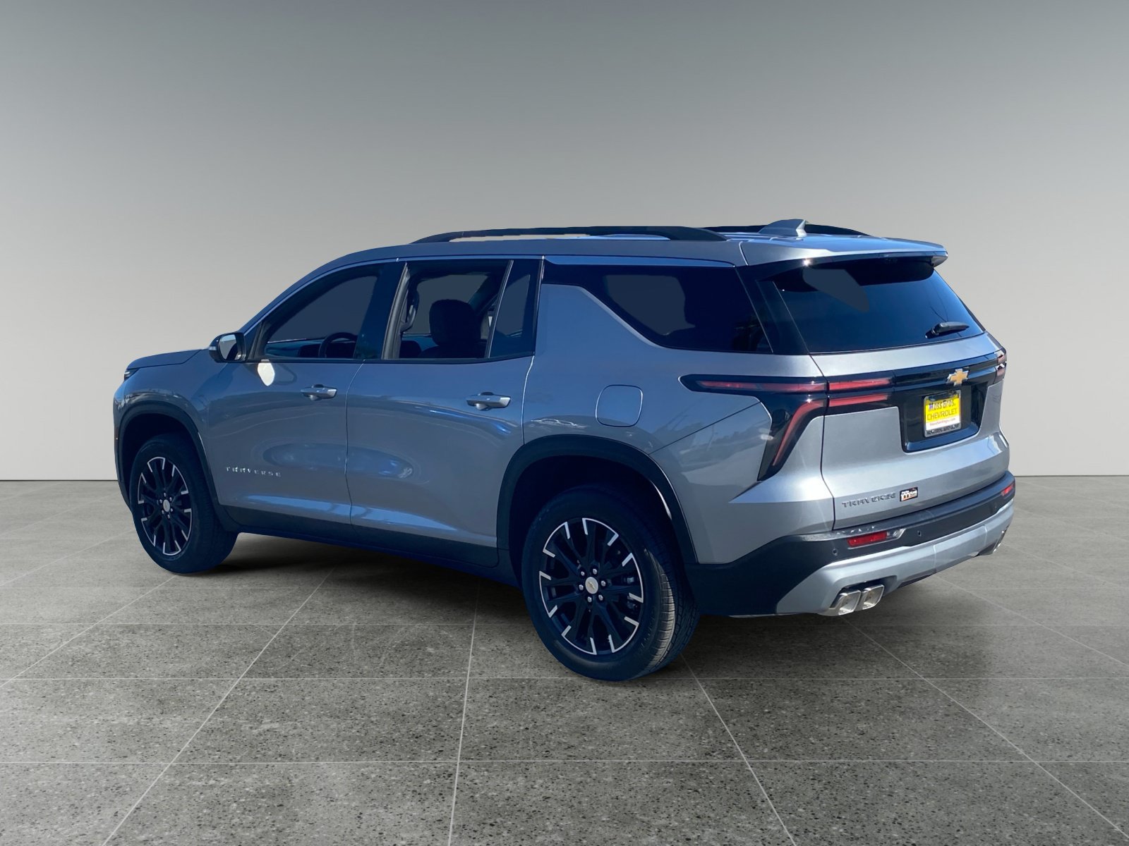 Used 2026 Chevrolet Traverse LT w/ Sun and Wheel Package FWD image 3