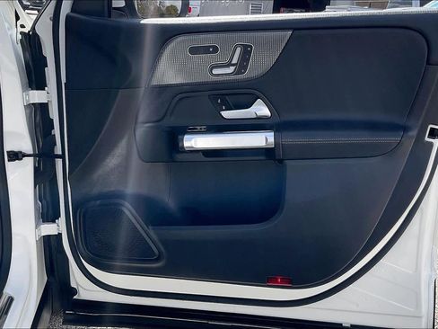 Used 2020 Mercedes-Benz GLB 250 GLB 250 image 21