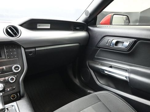 Used 2019 Ford Mustang GT RWD image 5